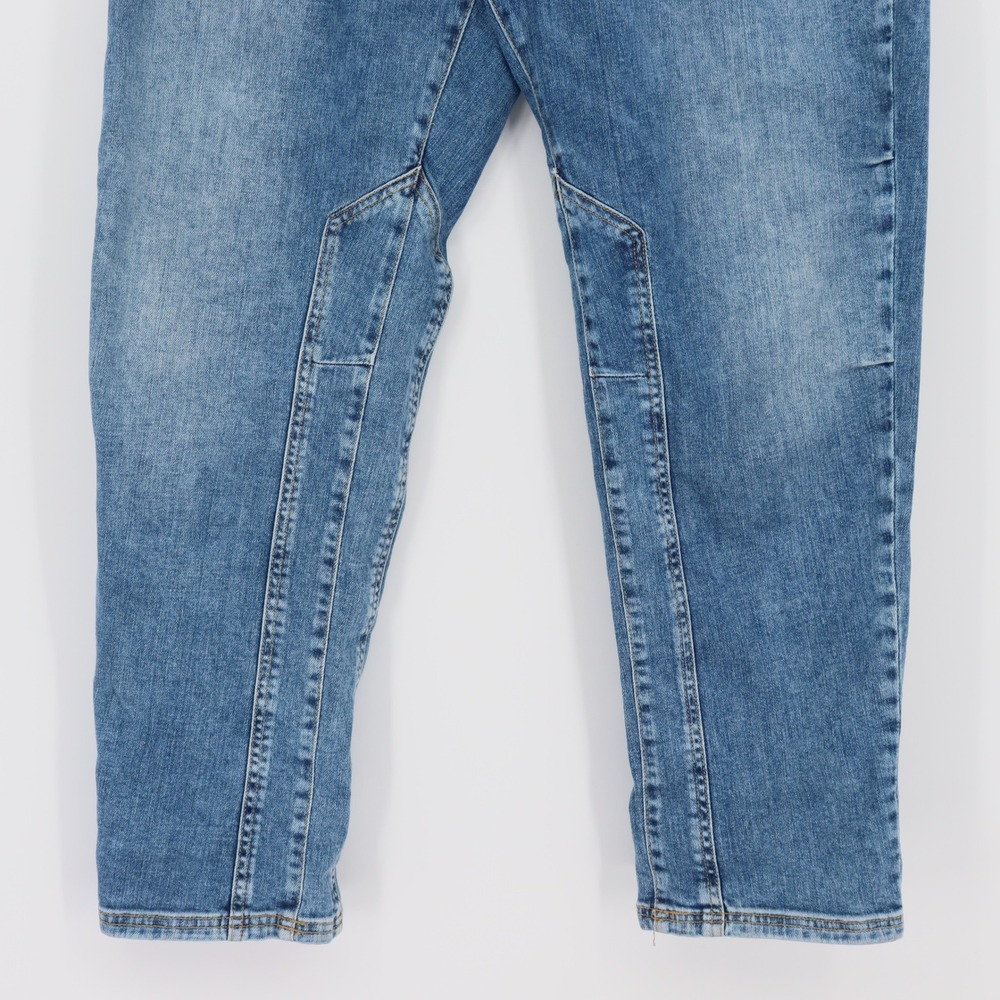 Pilcro Anthropologie Wanderer Mid-Rise Relaxed Jeans Blue Medium Wash Size 32 - Picture 8 of 10